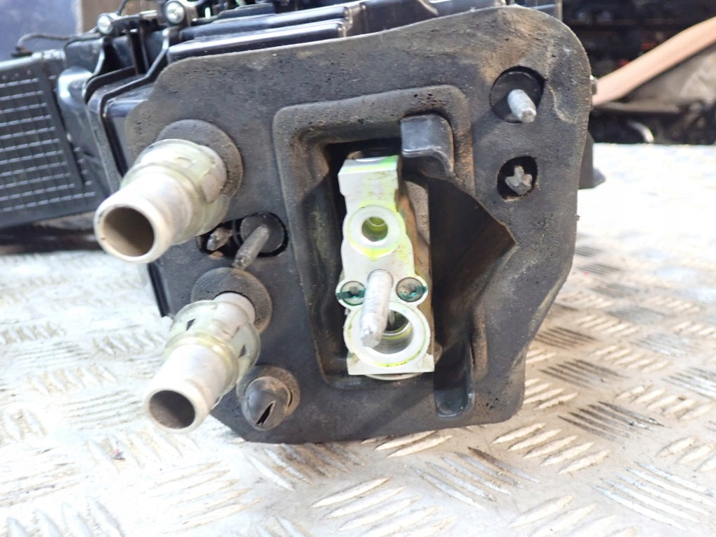 Nagrzewnica Tylna Chevrolet Suburban Tahoe GMC Yukon Cadillac Escalade 21-