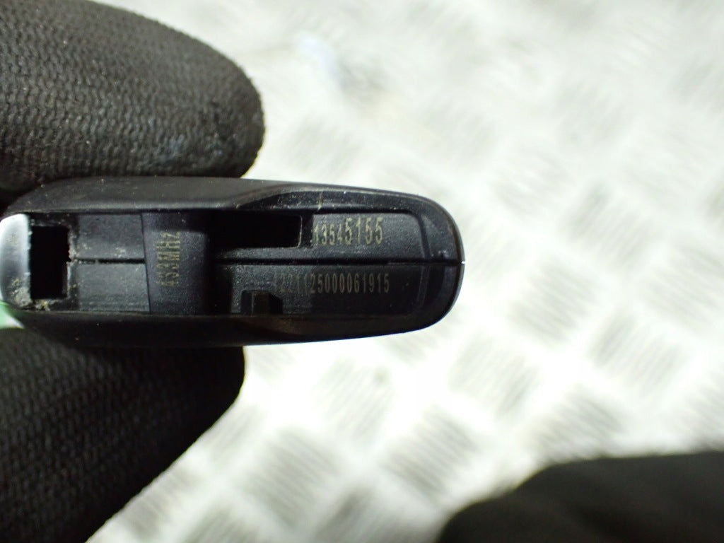 Pilot kluczyk Chevrolet Corvette C8 6.2 2020- Autolandparts, widok na kluczyk z logo i przyciskami.