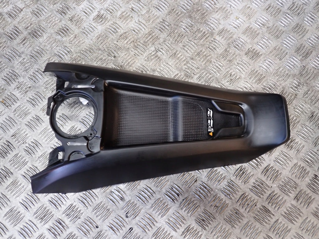 Tunel Środkowy Panel Ładowarki Indukcyjnej Chevrolet Corvette C8 2020-