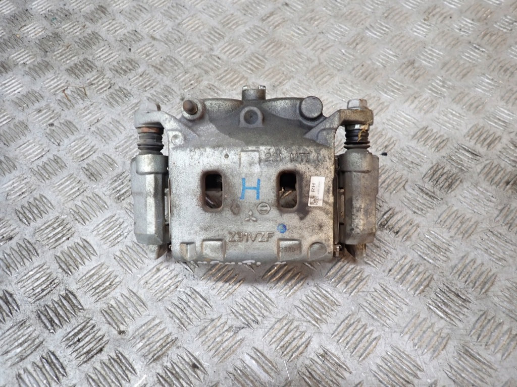 Zacisk Hamulcowy Prawy Przedni Infiniti QX60 Nissan Pathfinder Murano 2022