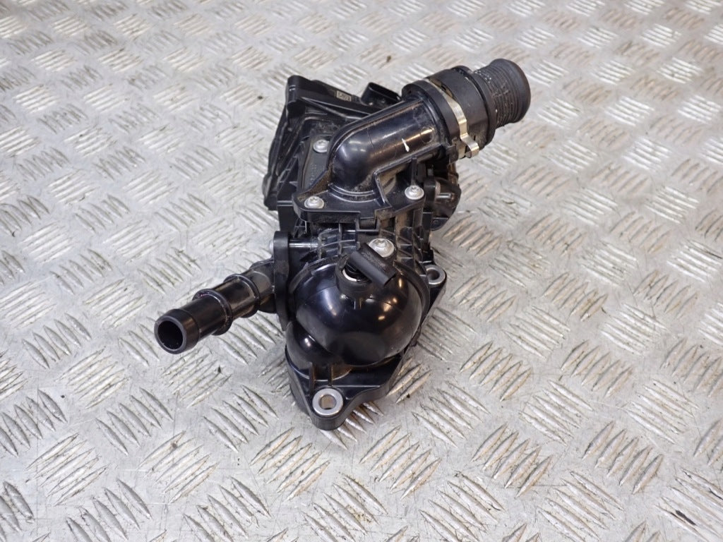 Obudowa Termostatu Kia Carnival LX KA4 3.5 2020-