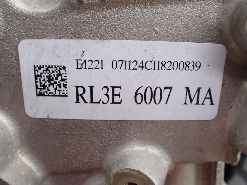 Silnik Goły 3.5 V6 Ecoboost do Ford Expedition F150, model 2024, od Autolandparts, widok na część silnika.