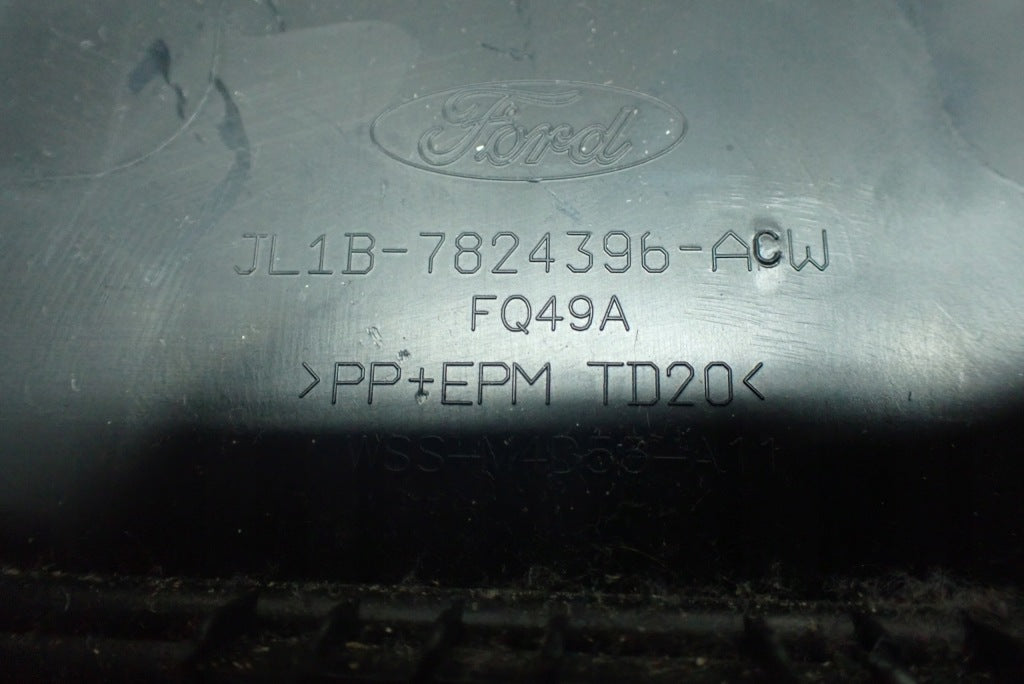 Osłona Słupka B Górna Prawa Ford Expedition 2020