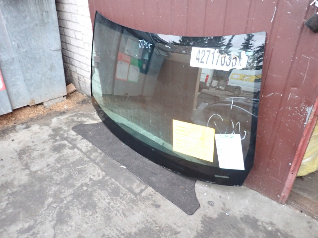 Front Head-Up Display (HUD) Chevrolet Suburban Tahoe GMC Yukon 2021-