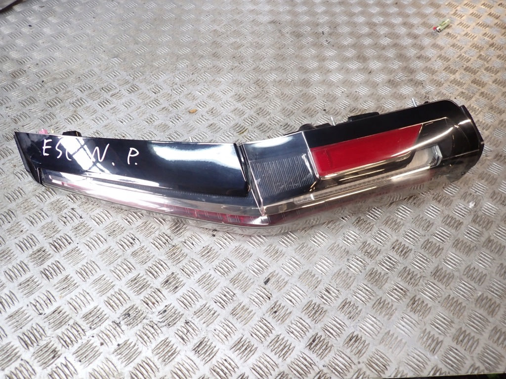 Lampa Prawa Tylna Prawy Tył Cadillac Escalade ESV 2021-