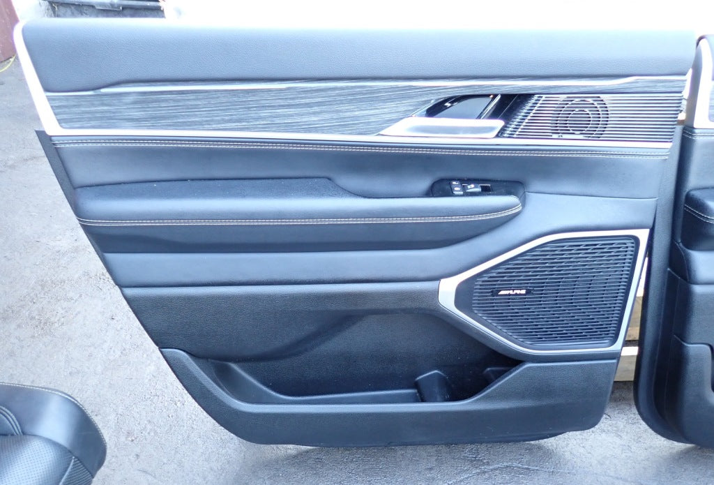 Door Side Left Rear Jeep Wagoneer WS 5.7 4x4 2022-