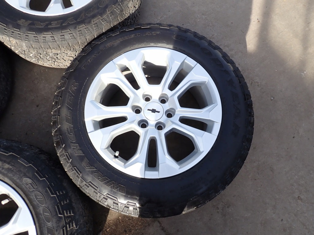 Koła Felgi Alufelgi Opony 275/60 20 Chevrolet Silverado GMC Sierra 2022