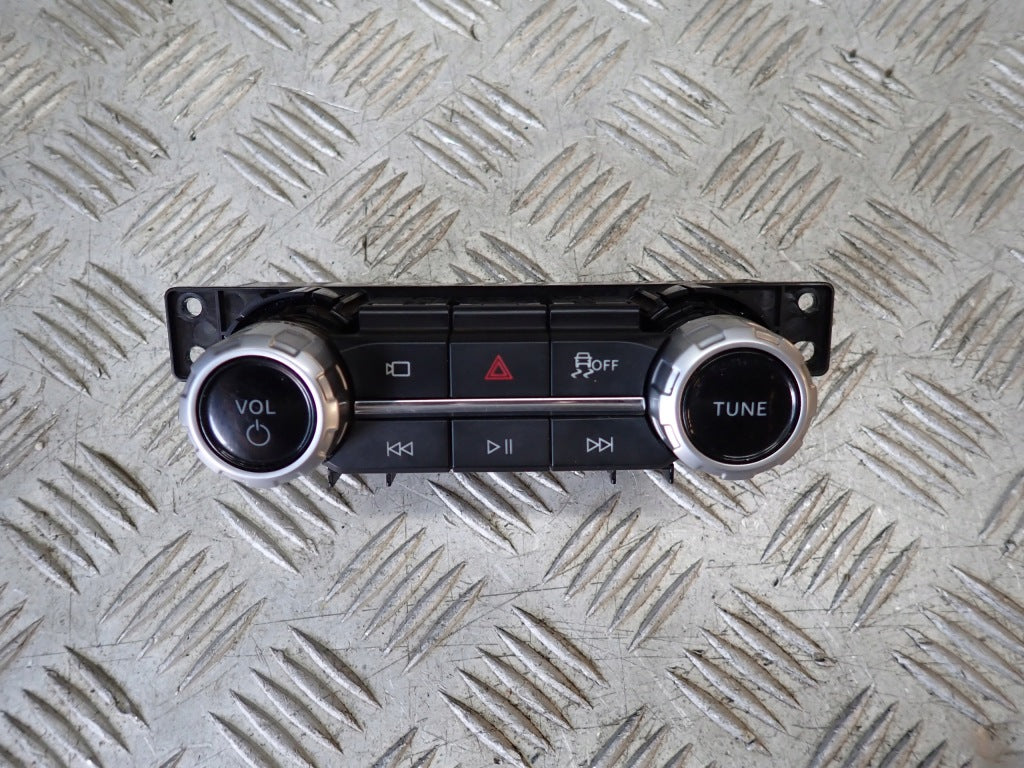 Panel sterowania radia audio kamery do Ford F150 2025, model XLT, marki Autolandparts, widoczny z przyciskami i ekranem.