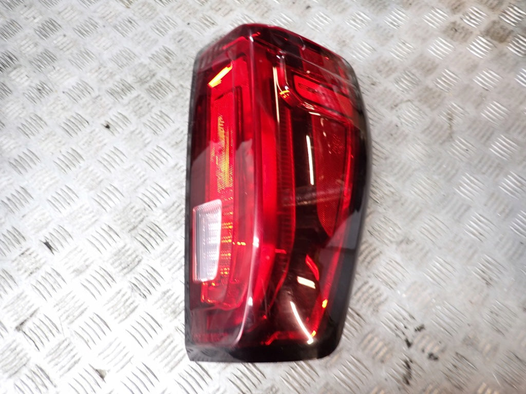 Right Rear Tail Light LED GMC Sierra 1500 3.0D AT4 2019-