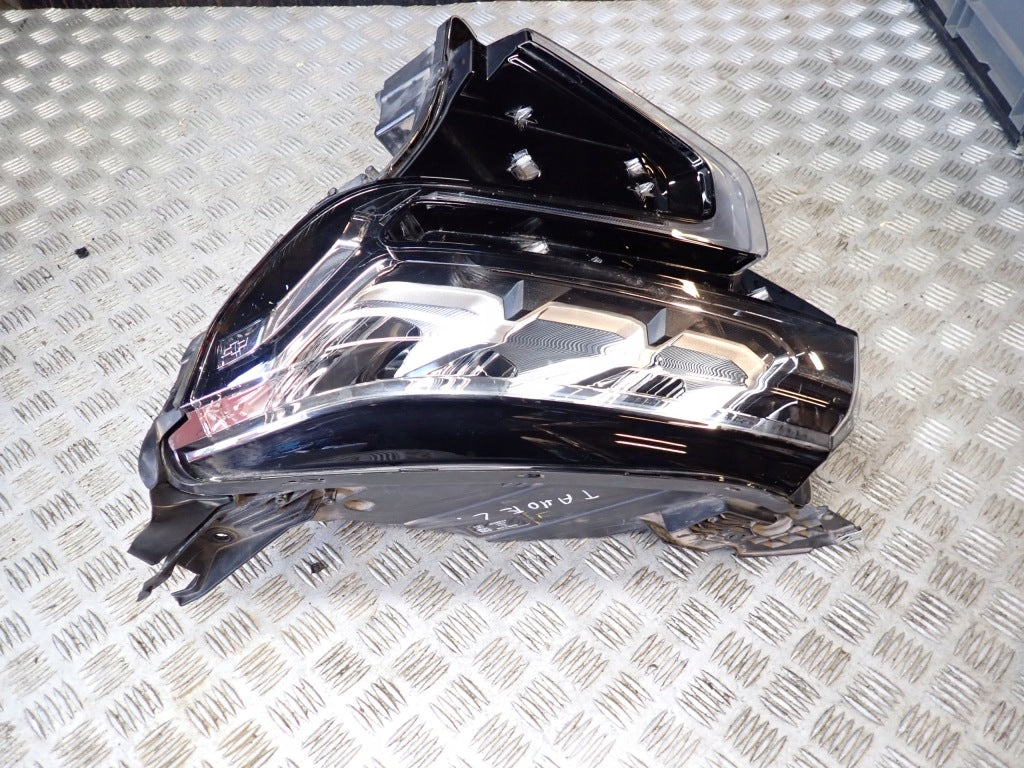 Lampa Przednia Lewa Reflektor Lewy Chevrolet Suburban Tahoe 2021-