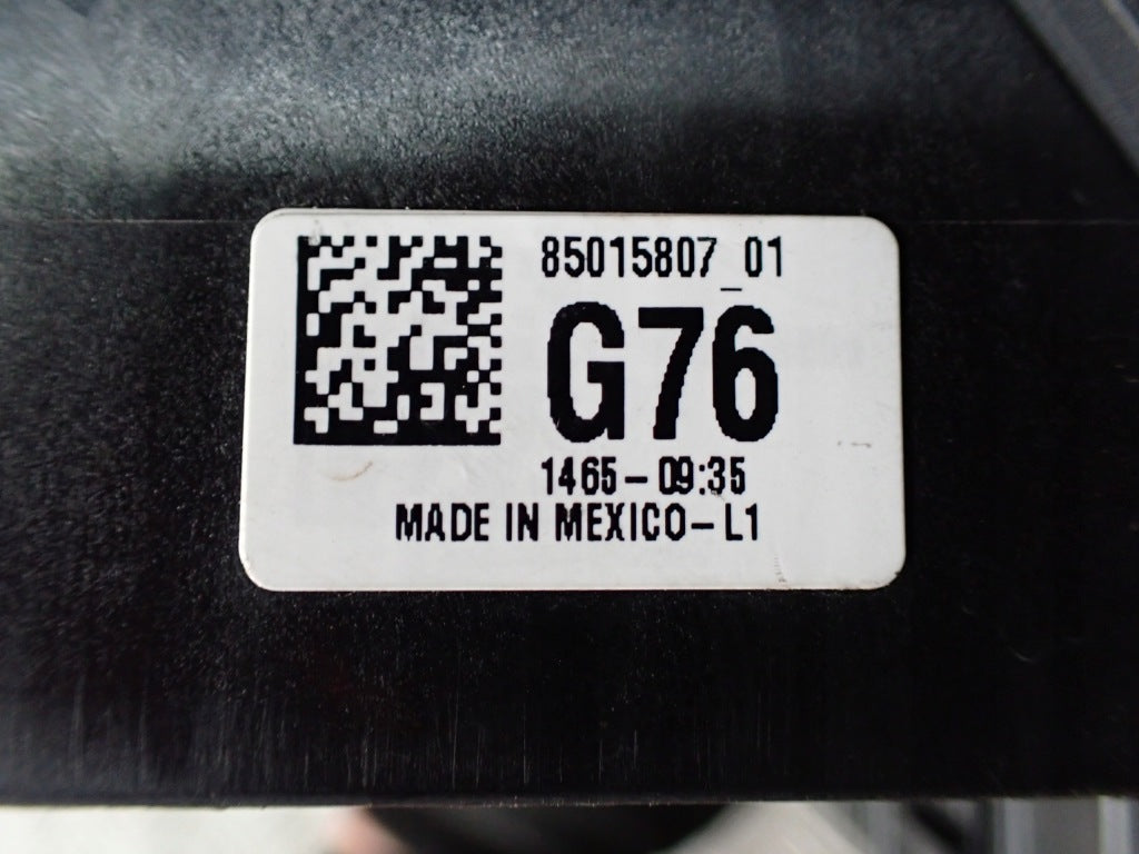 Bezpieczniki Klemy Plus Skrzynka Chevrolet Silverado Tahoe GMC Sierra 19-