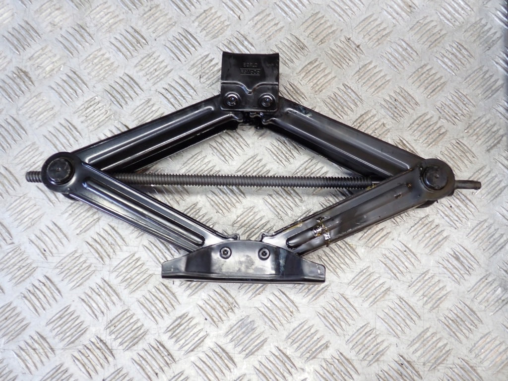 Jack and wrenches for Ford F150 3.5 XLT Crew Cab 2024, Autolandparts tool kit.