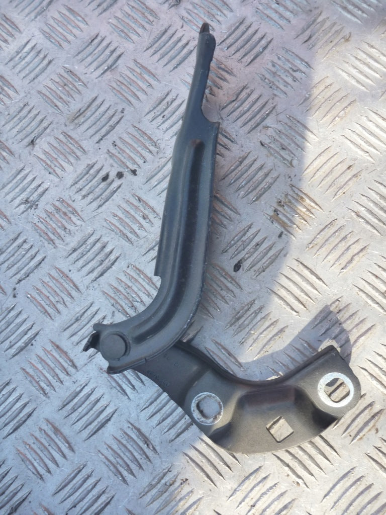 Hood Hinge Cadillac XT5 2017