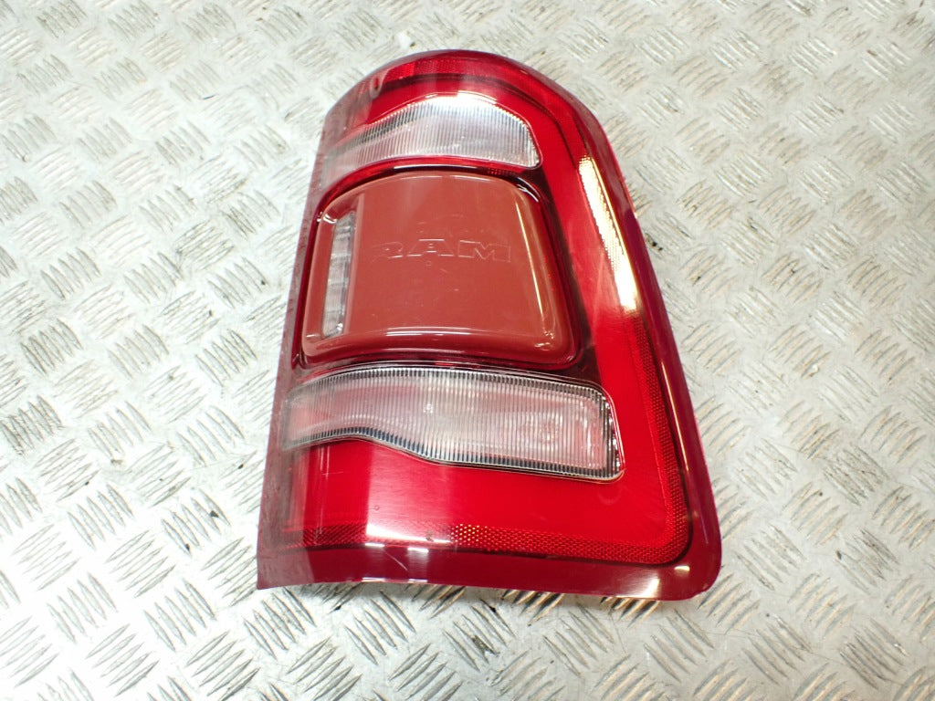 Lampa Prawa Tylna Blind Spot LED Dodge Ram V 19-