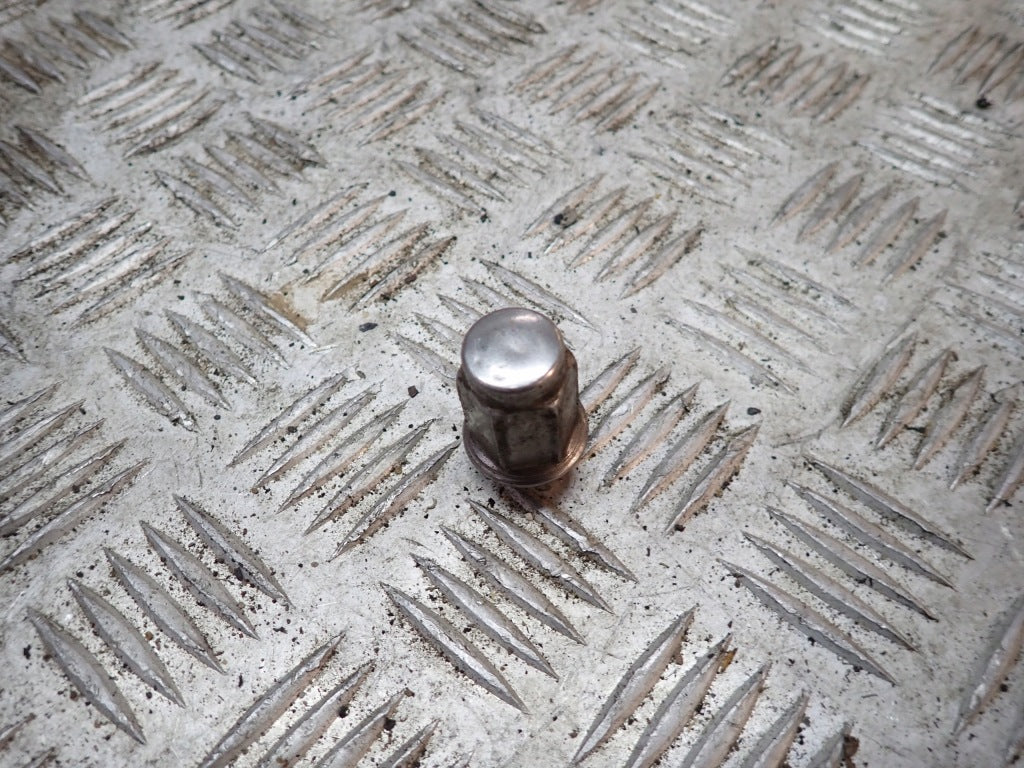 Chevrolet Corvette C5 Wheel Nut
