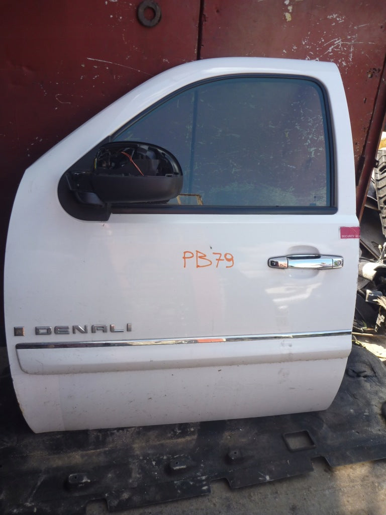 Door Left Front Set Yukon Suburban Escalade 2007-