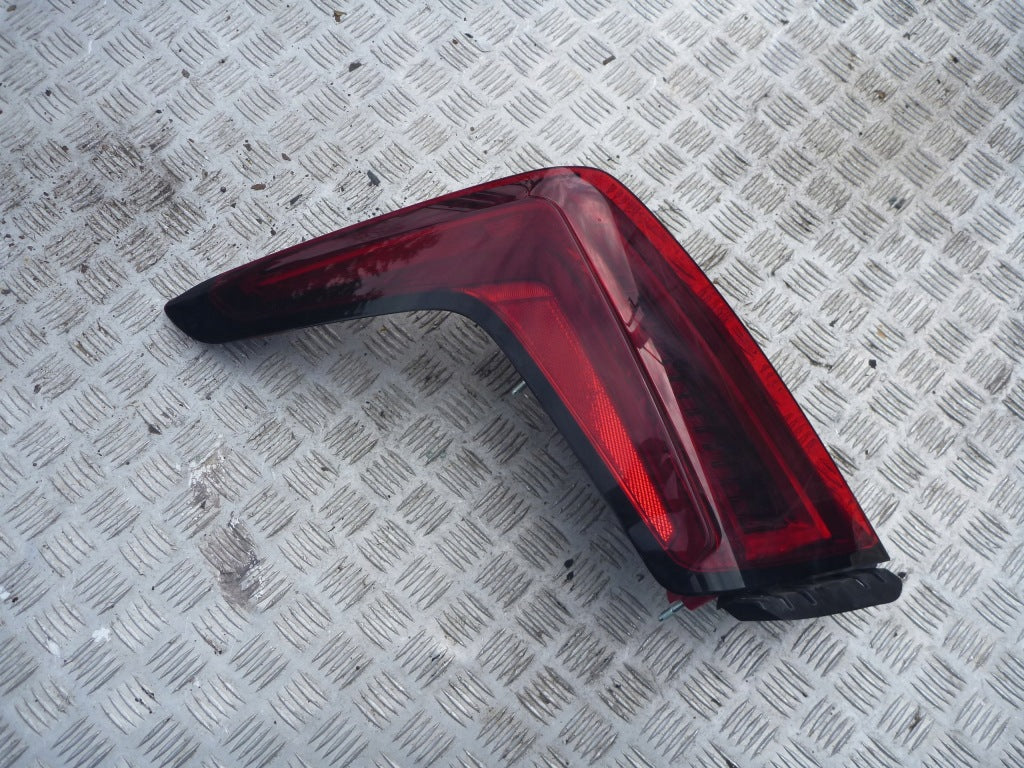 Left Rear Tail Light Lamp LIFT Cadillac XT5 2020-