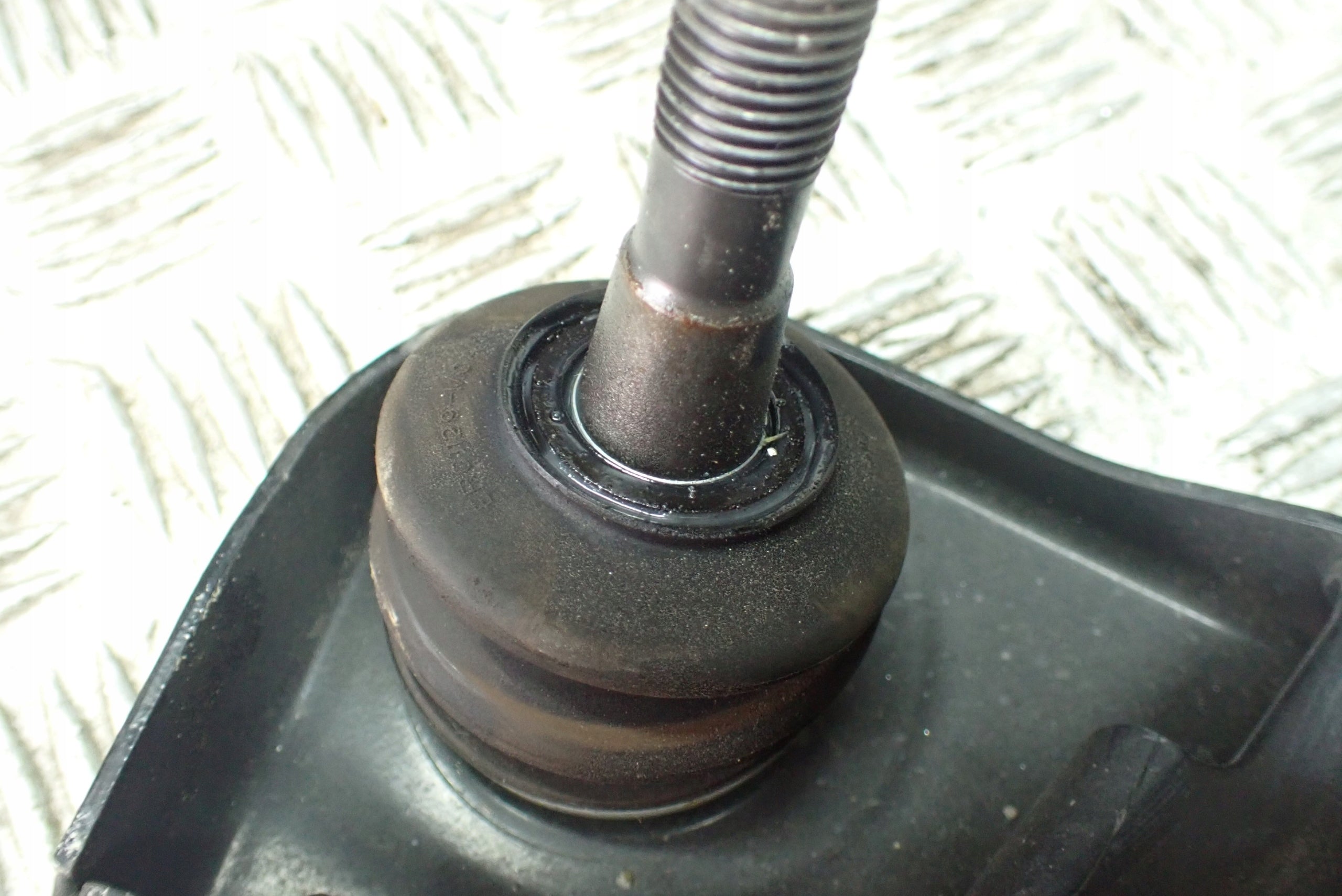 Wahacz Prawy Przedni Górny Toyota Tundra Sequoia 2022-