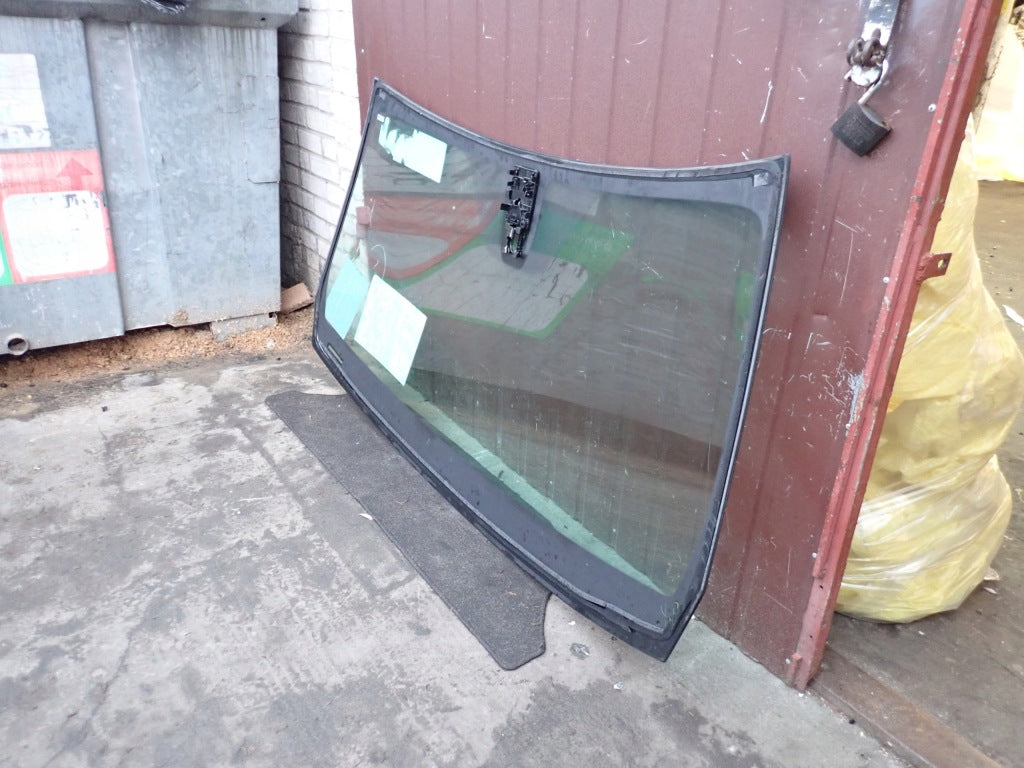 Front Head-Up Display (HUD) Chevrolet Suburban Tahoe GMC Yukon 2021-