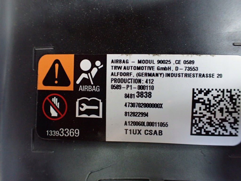 Poduszka lewego fotela do Chevrolet Tahoe, Yukon, Cadillac Escalade 2021- od Autolandparts, widoczna w pełni na zdjęciu.
