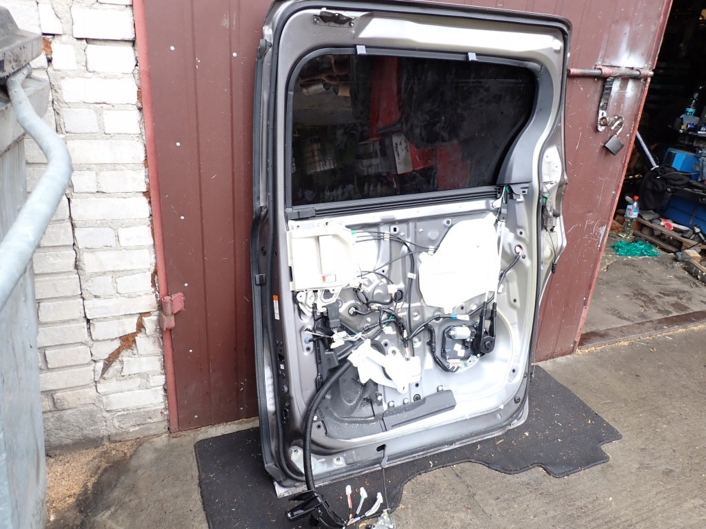 Drzwi Prawe Tylne Tył Kompletne Toyota Sienna Hybrid XL40 2021