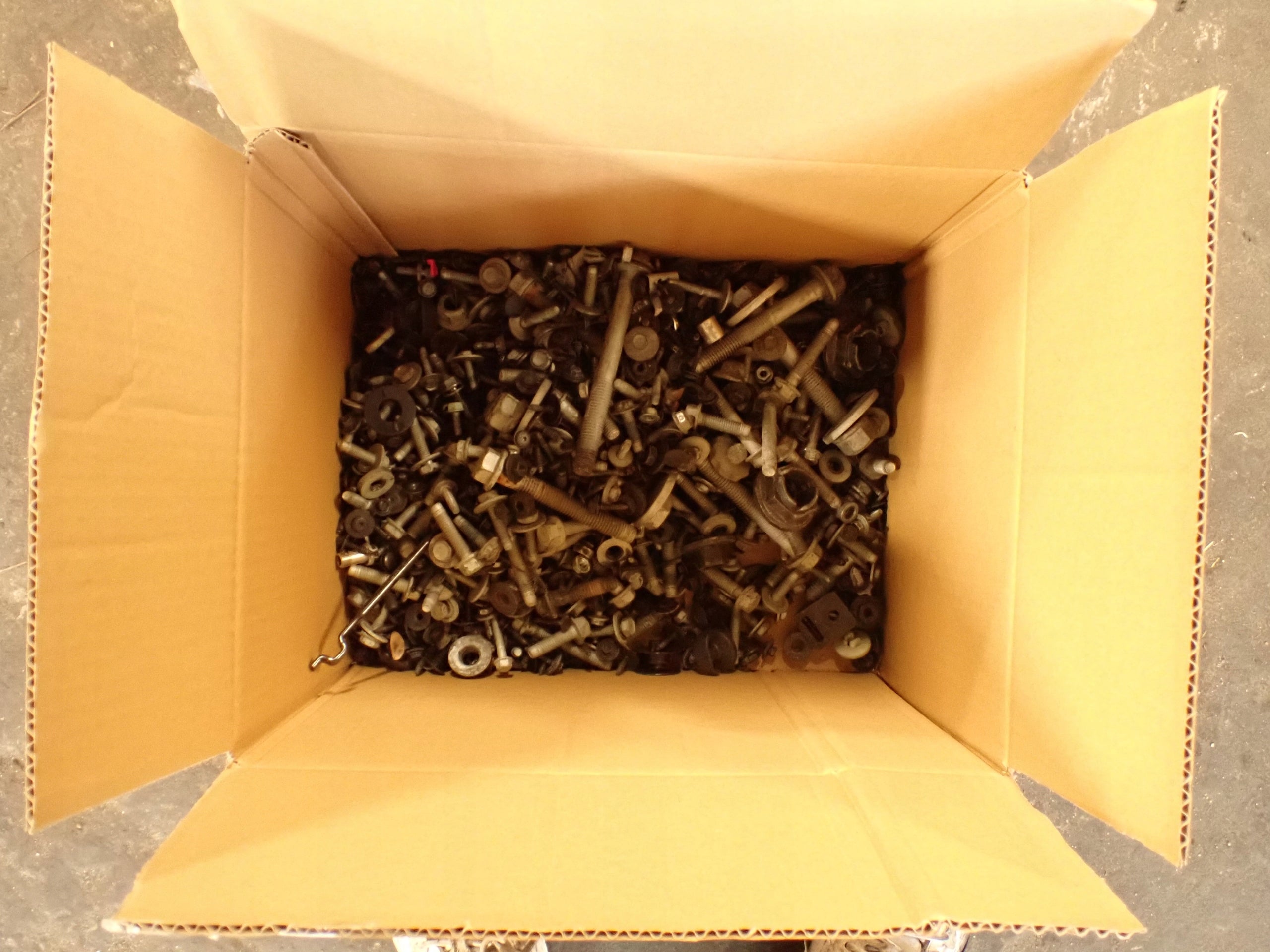 Śruby Nakrętki Podkładki Zestaw Chevrolet Corvette C8 Z51 2020-