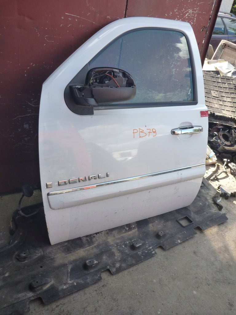 Door Left Front Set Yukon Suburban Escalade 2007-