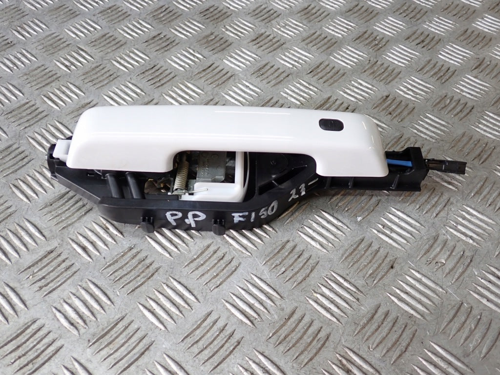 Right Front Door Handle Keyless Ford F150 Lariat 2021-