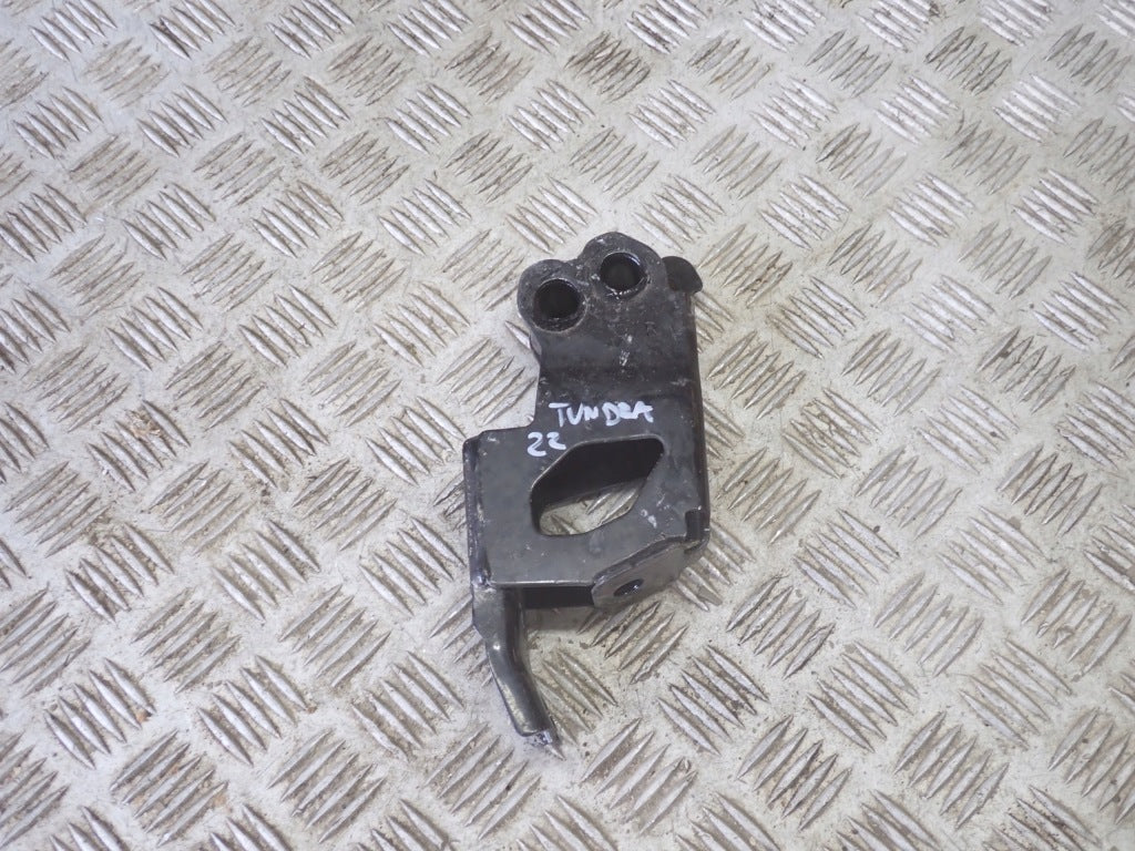 Right Steering Rack Mount Bracket Toyota Tundra Sequoia 2022-