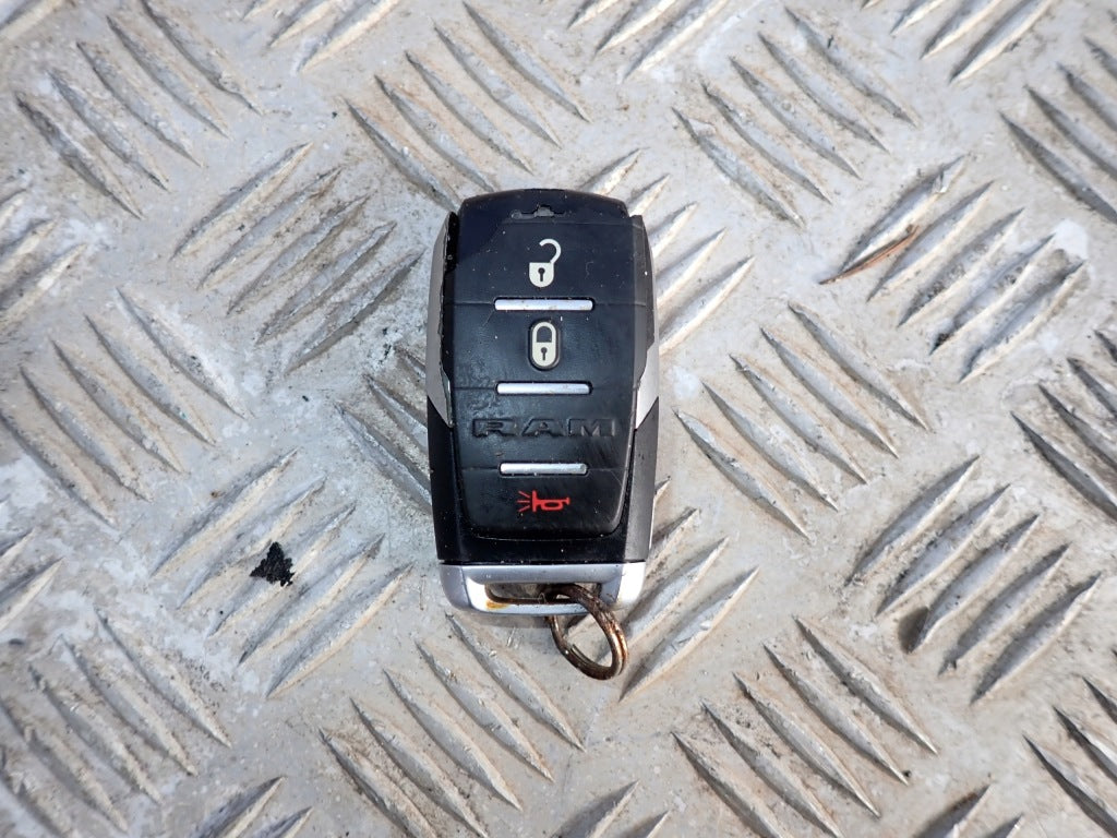 Remote Key 3 Buttons Dodge RAM V 2019-