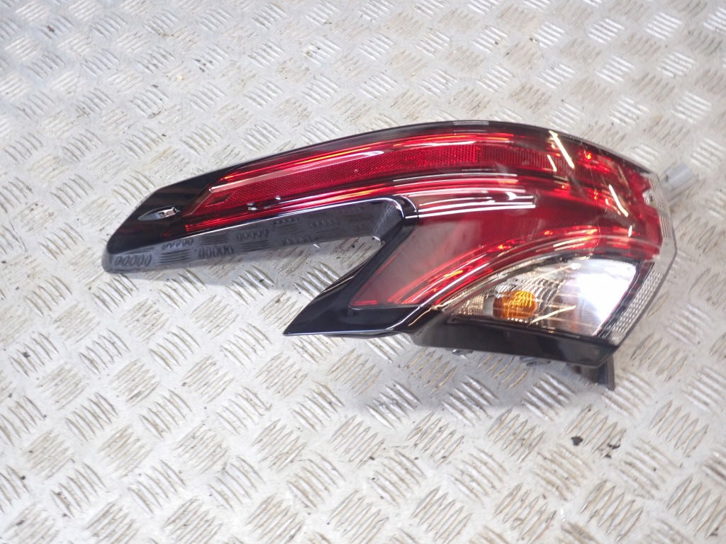 Lampa Tylna Lewa Zewnętrzna Toyota Sienna XL40 2021