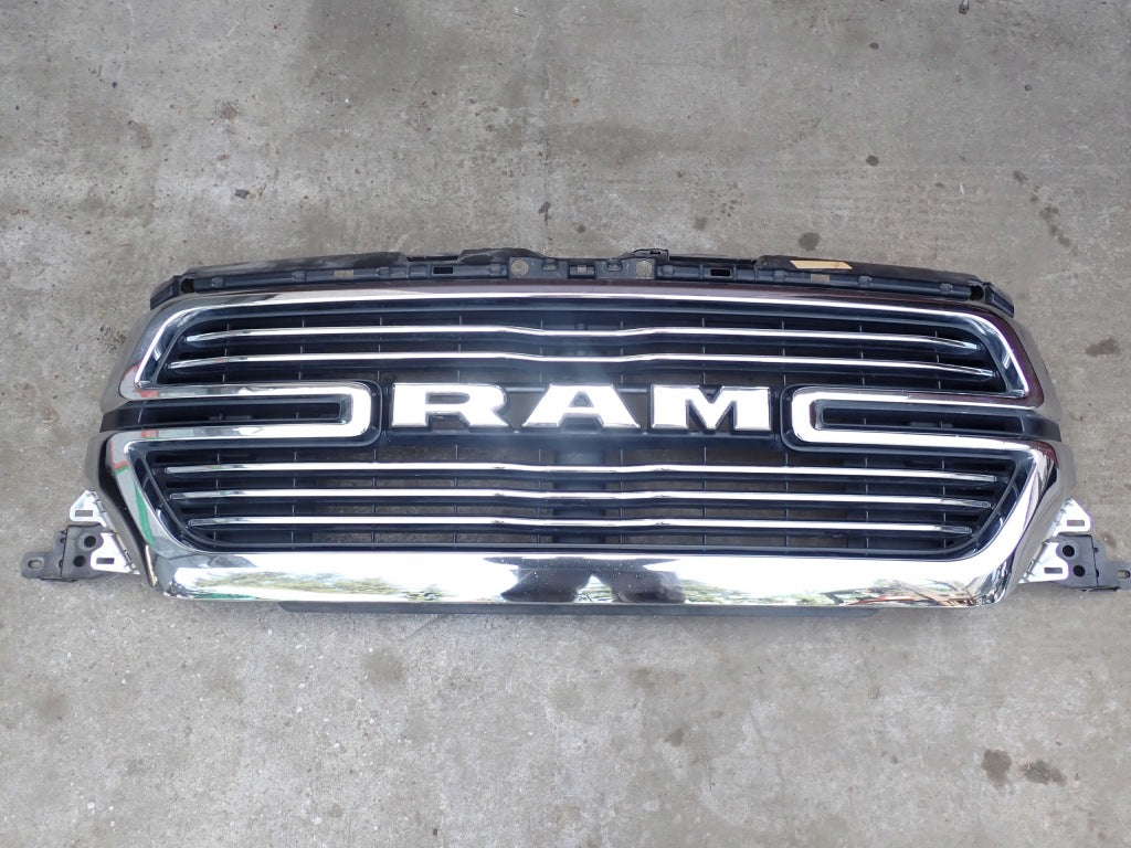 Atrapa Grill Chrome Dodge Ram V Laramie 2019-