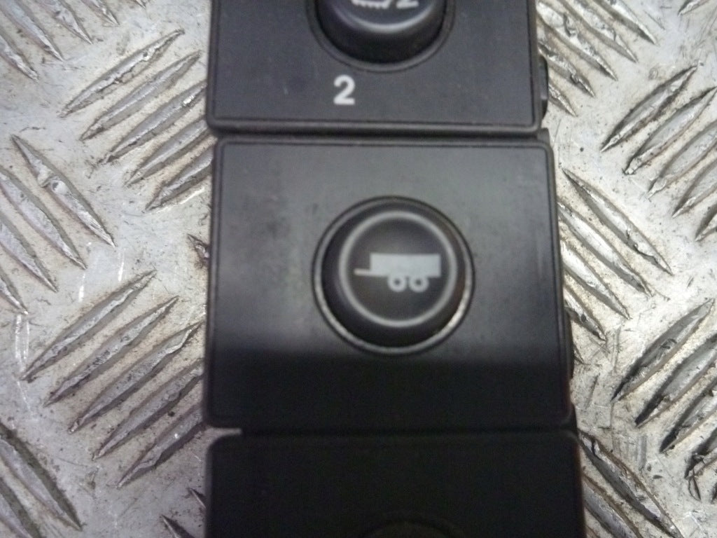 Panel Przełącznik Włącznik Hummer H2 2005