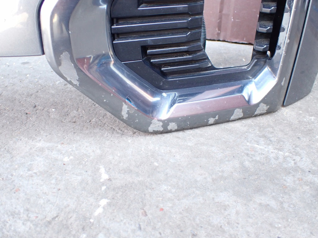 Bumper Trim Under Hood Lamps GMC Sierra 1500 3.0D AT4 2019-