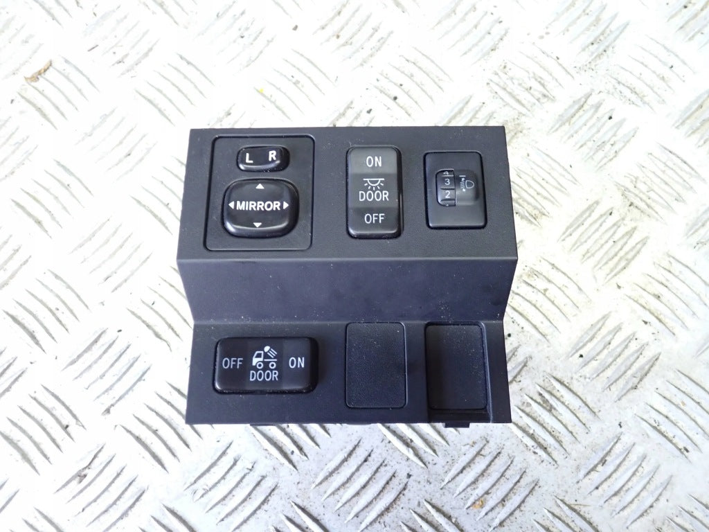 Panel Lusterek Lamp Oświetlenia Toyota Tundra 2016