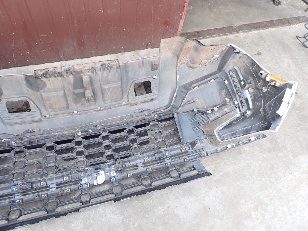 Zderzak Przedni Kpl Atrapa Czujniki PDC Chevrolet Tahoe Suburban Z71 2021-