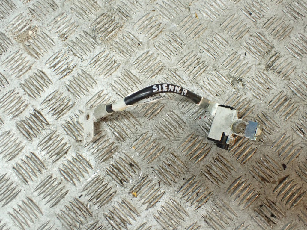 Minus Clamp Minus Toyota Sienna XL40 2021