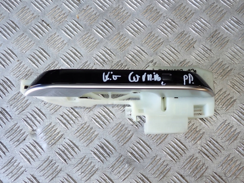 Door Handle Right Front Kia Carnival LX 3.5 GDI KA4 2020-