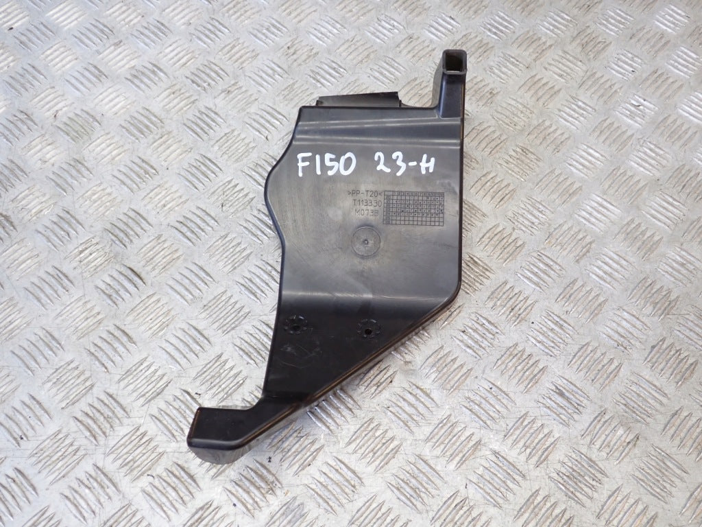 Osłona dolna do Ford F150 3.5 2021- marki Autolandparts, widoczna część podwozia i element montażowy.