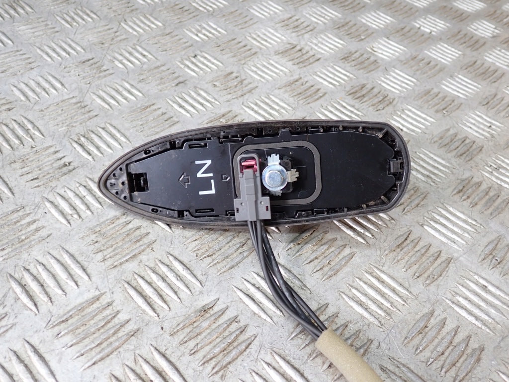 Antena Dachowa GPS Rekinek Toyota Tundra 2022-