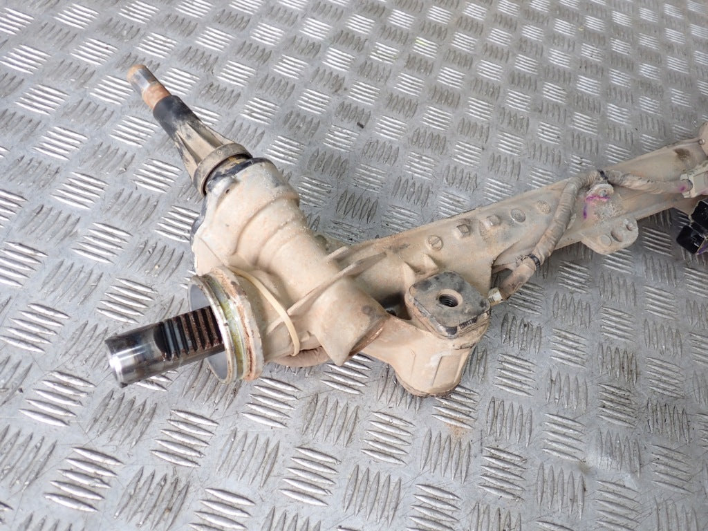 Przekładnia kierownicza Ford F150 XLT 3.5 Powerboost Hybrid, część Autolandparts, widoczna z elementami metalowymi i złączami