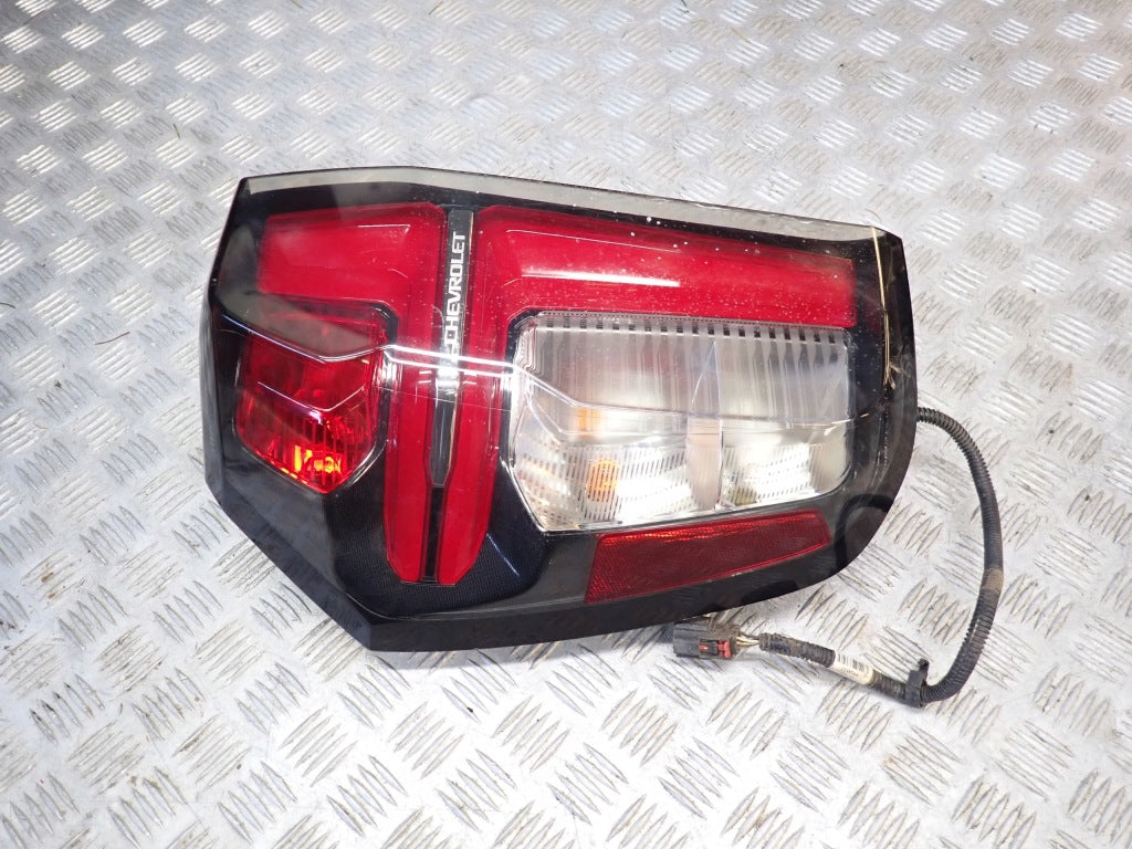Lampa Tylna Lewa Tył Chevrolet Suburban Tahoe 2021-