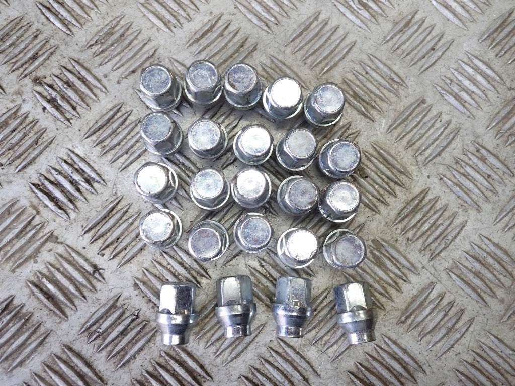 2022 Toyota Tundra Wheel Nut Bolt
