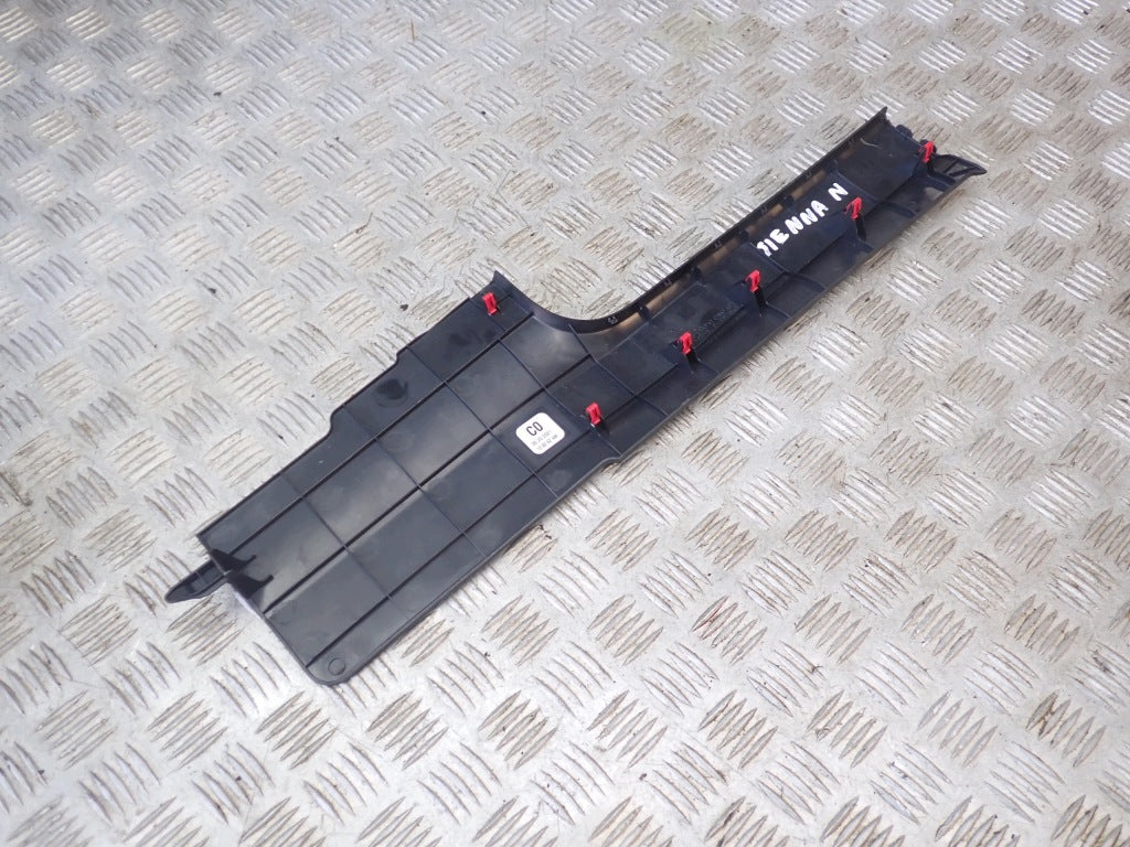 Osłona Podłokietnika Prawa Toyota Sienna XL40 2021
