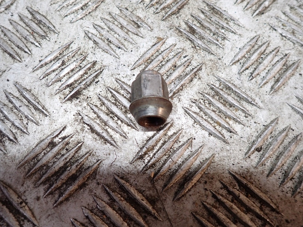 Chevrolet Corvette C5 Wheel Nut