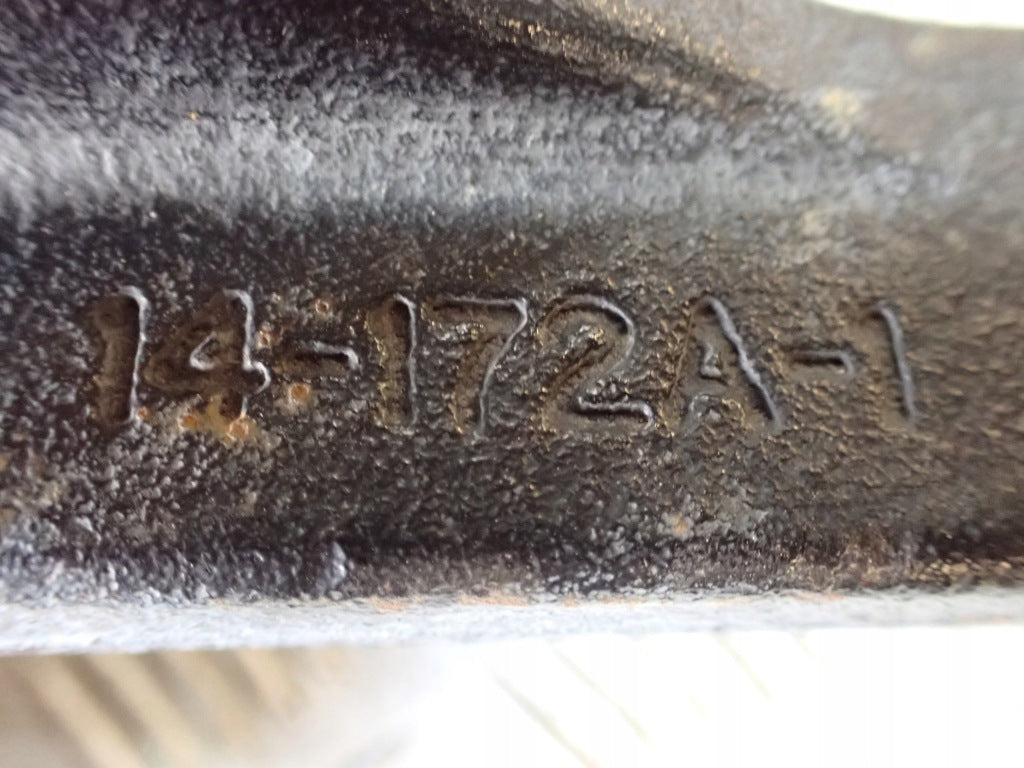 Łapa Mocowanie Poduszka Dyfra Mostu Przedniego Toyota Tundra 3.4 2022-