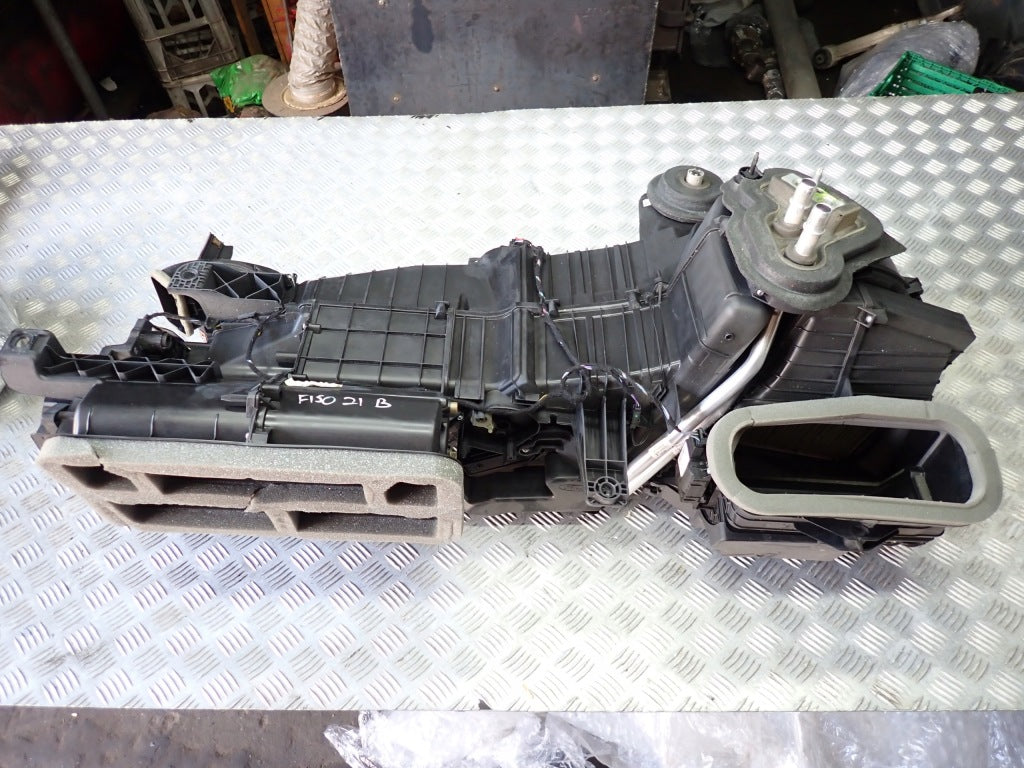 Nagrzewnica Ford F150 XL XLT 2021-
