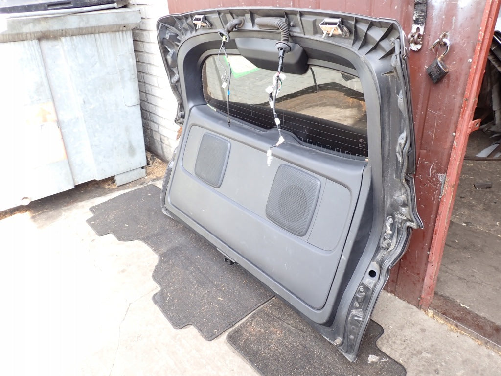 Klapa Tylna Kompletna z Lampami Toyota Sienna XL40 2021
