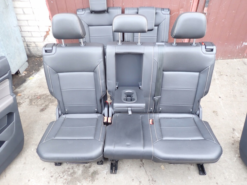 Fotele Tapicerka Kpl. Skórzana Skóra 7 os. VW Atlas 2021