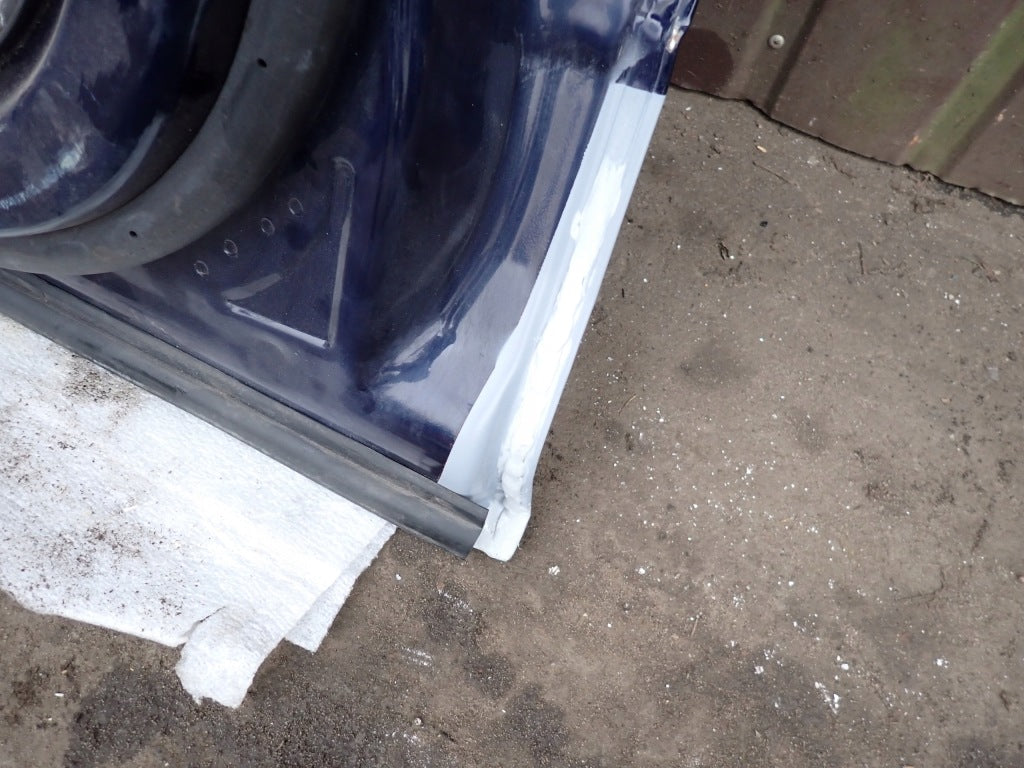 Door Right Front Set Dodge Ram 09-